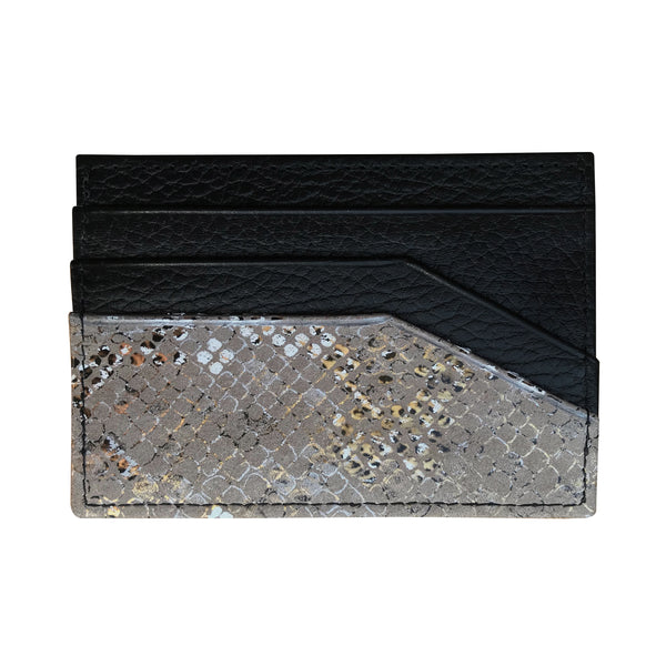Tarjetero de piel color negro con piel tipo vibora color gris, perfecto para guardar de 8 a 10 tarjetas, puedes personalizarlo hasta con 3 iniciales